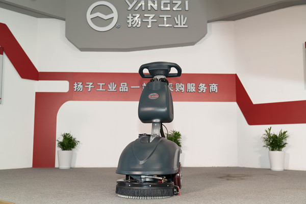 商場用手推式洗地機優勢有哪些?