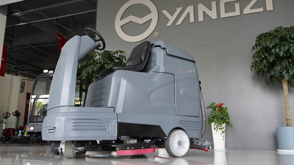 揚(yáng)子駕駛式洗地機(jī) 揚(yáng)子駕駛式洗地機(jī)