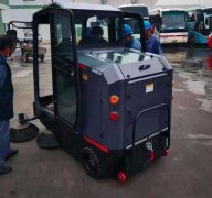 人工清掃效率低?用電動掃地車